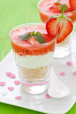 Dessert mit Erdbeere / dessert with strawberry