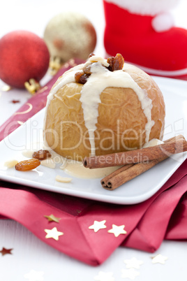 Bratapfel mit Rosinen / baked apple with raisin