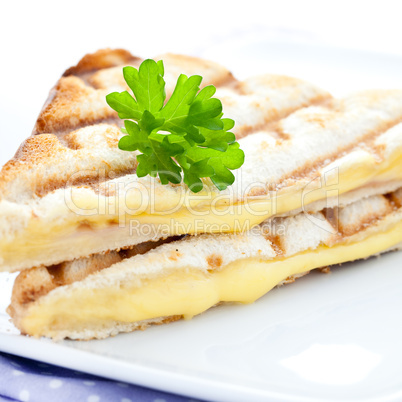 Käsesandwich / grilled cheese sandwich