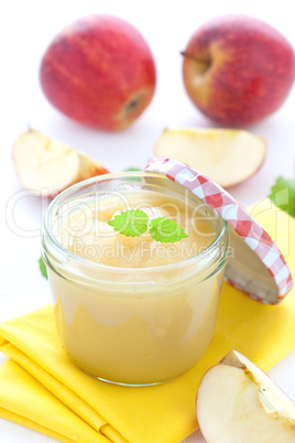 Apfelmus im Glas / apple sauce
