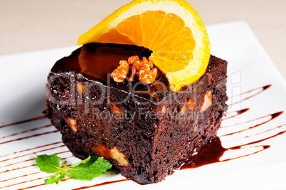 chocolate and walnuts cake