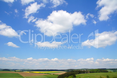 Wolkenhimmel über Landschaft