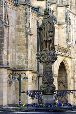 Reutlingen, Kirchbrunnen, Kaiser Friedrich II.