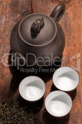 chinese green tea pot and cups