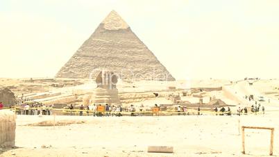 Pyramiden von Gizeh mit Sphinx