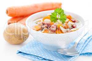 frischer Möhreneintopf mit Kassler / fresh carrot stew with smok