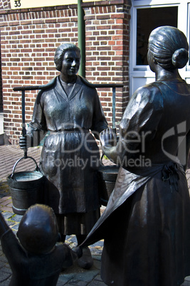 Women at the water pump