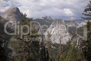 yosemite rock walls hiking sierra vacation valley scenic rock na