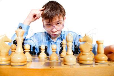 Nerd play chess