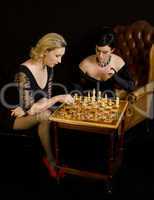 Zwei Ladys spielen Schach