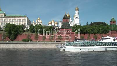 The Boat Moves Along The Moscow River 4