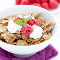 Cornflakes mit Joghurt / cornflakes with yogurt