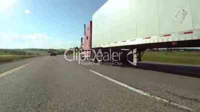 Semi trailer truck