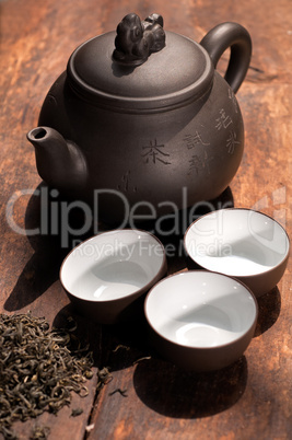 chinese green tea pot and cups