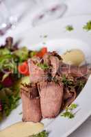 Roastbeef mit Salat