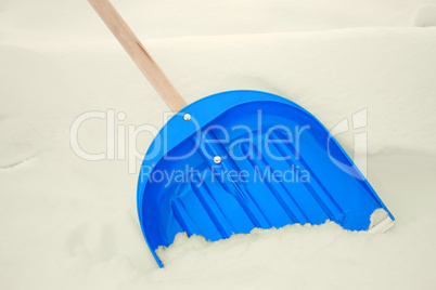 Snow shovel