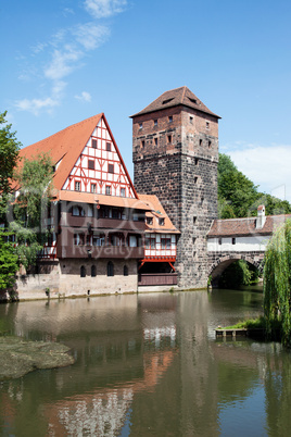 Altstadt von Nuernberg mit Henkerturm 783