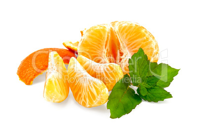 Mandarin purified with mint and slices