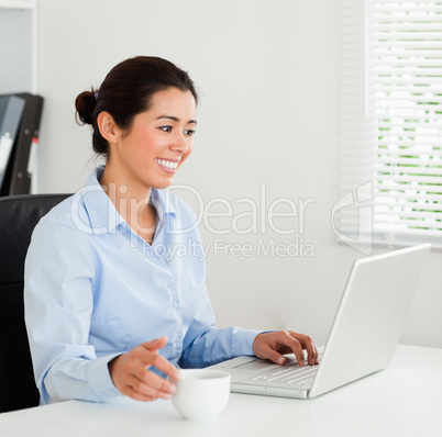 Working woman in front of a Computer