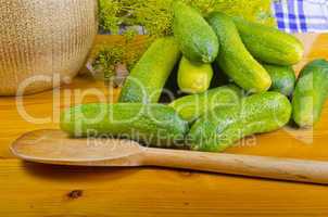 Polish garlic cucumbers (ingredients)