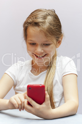 Mädchen mit Smartphone