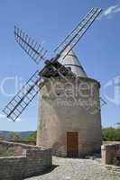 Windmühle in Goult, Provence, Frankreich