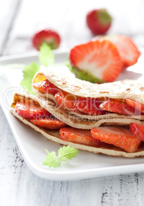 Crepe mit Erdbeerfüllung / crepe filled with strawberries