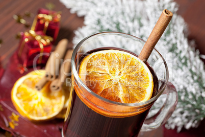 Glühwein mit Orange / mulled wihe with orange