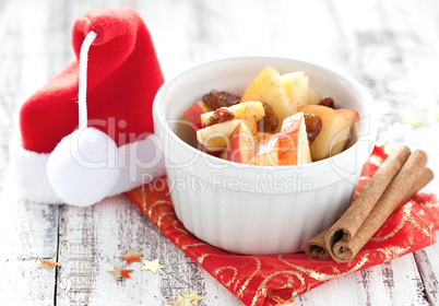 Weihnachtsdessert mit Rosinen / christmas dessert with raisins