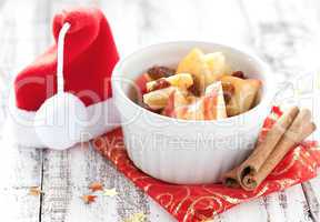Weihnachtsdessert mit Rosinen / christmas dessert with raisins