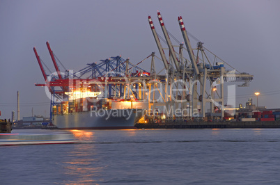 container ship hamburg