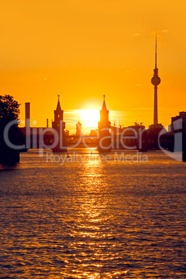 berlin oberbaumbruecke sunset