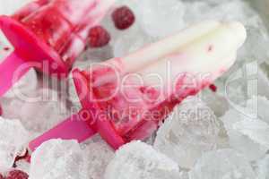 Resfreshing raspberry ice popsicles