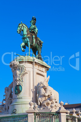 Statue of King Joao I at Figueiroa Square, and St. Jorge castle