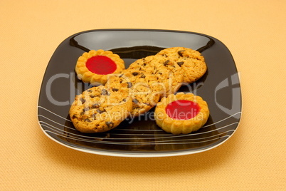 A plate of cookies