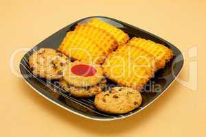 A plate of cookies