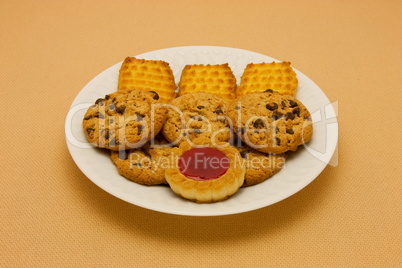 A plate of cookies