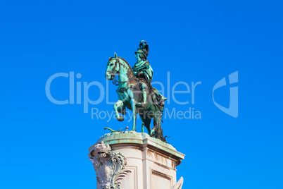 Statue of King Joao I at Figueiroa Square, and St. Jorge castle