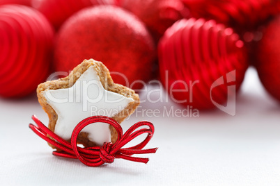 Weihnachtlicher Zimtstern - Star-shaped Christmas Cinnamon Biscu