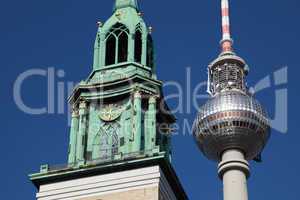 Berlin Fernsehturm und Nikolai-Kirche