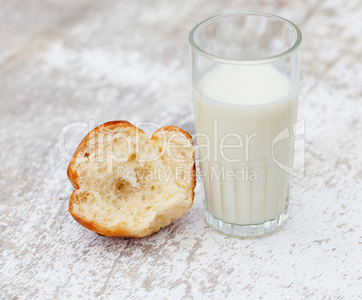 Milch und Brioche