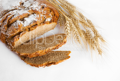 Bread and stalks of wheat