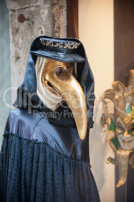 Beak doctor venetian mask