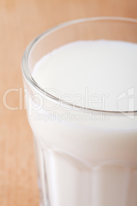 Nahaufnahme von einem Glas Milch