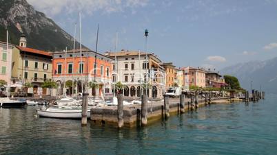 Gardasee: Der Hafen von Gargnano