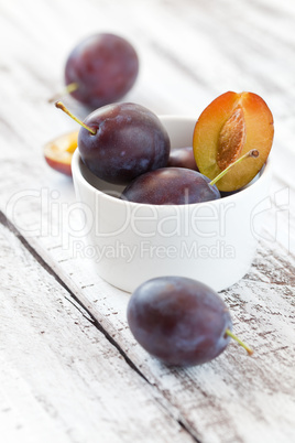 frische Pflaumen / fresh plums