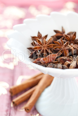 weihnachtliche Gewürze / christmas spices