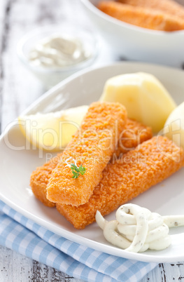 Fischstäbchen mit Remoulade / fish fingers with remoulade sauce