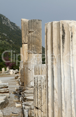 Ephesos - Säulenreihe der Basilika
