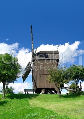 Windmühle auf einem Hügel in Werder Landkreis Potsdam